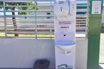 Prefeitura instala lavatórios em locais da cidade, para ajudar no combate ao Covid-19