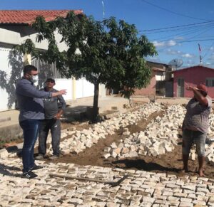 Read more about the article Prefeito Bruno Anastácio visita obras em execução no município